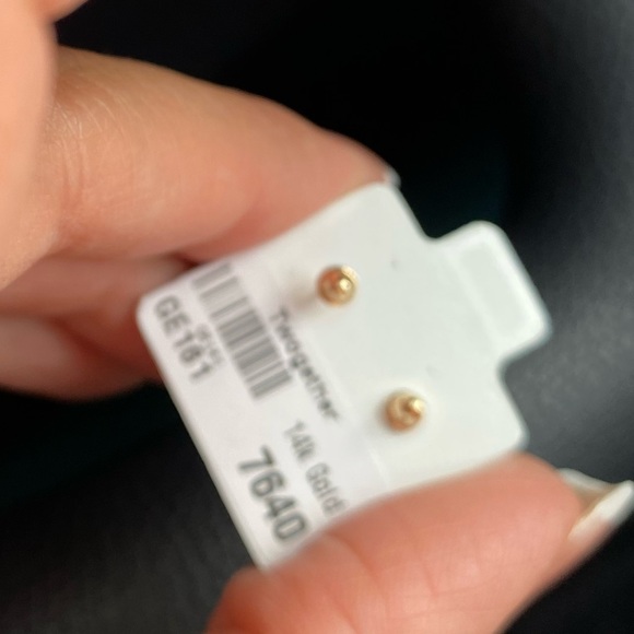 14k Yellow Gold Skull Earrings